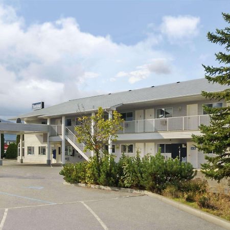 Travelodge By Wyndham Salmon Arm Bc Zewnętrze zdjęcie