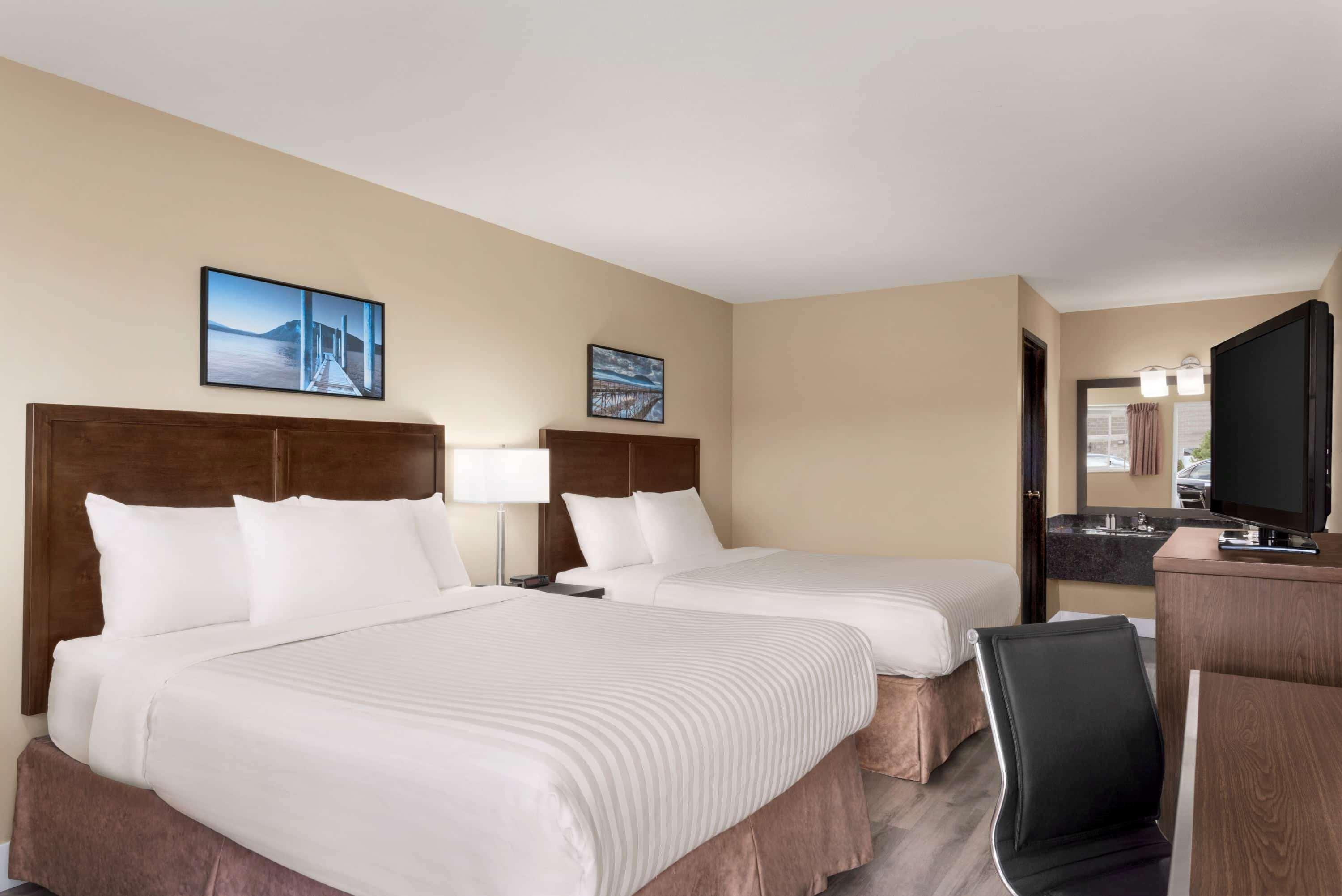 Travelodge By Wyndham Salmon Arm Bc Zewnętrze zdjęcie